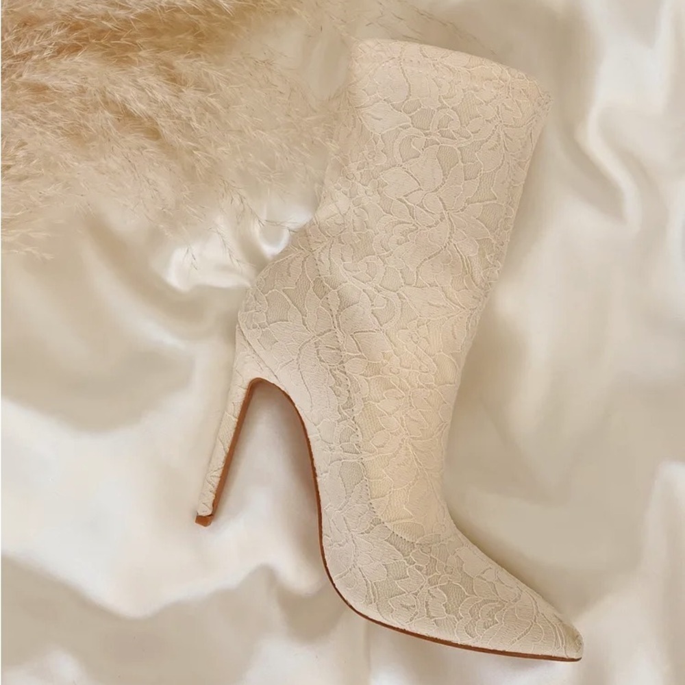NWOT Lulus Lancie‎ Ivory Lace Pointed-Toe Mid-Calf Boots